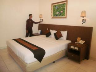 Hotel Padang Ngoại thất bức ảnh